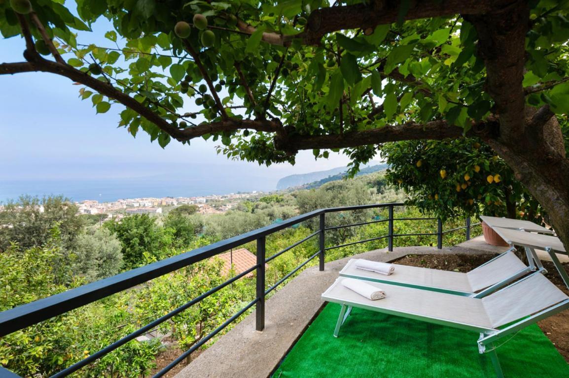 Sorrentovibes - Sea View Rooftop Apartment With Jacuzzi & Garden Exterior photo