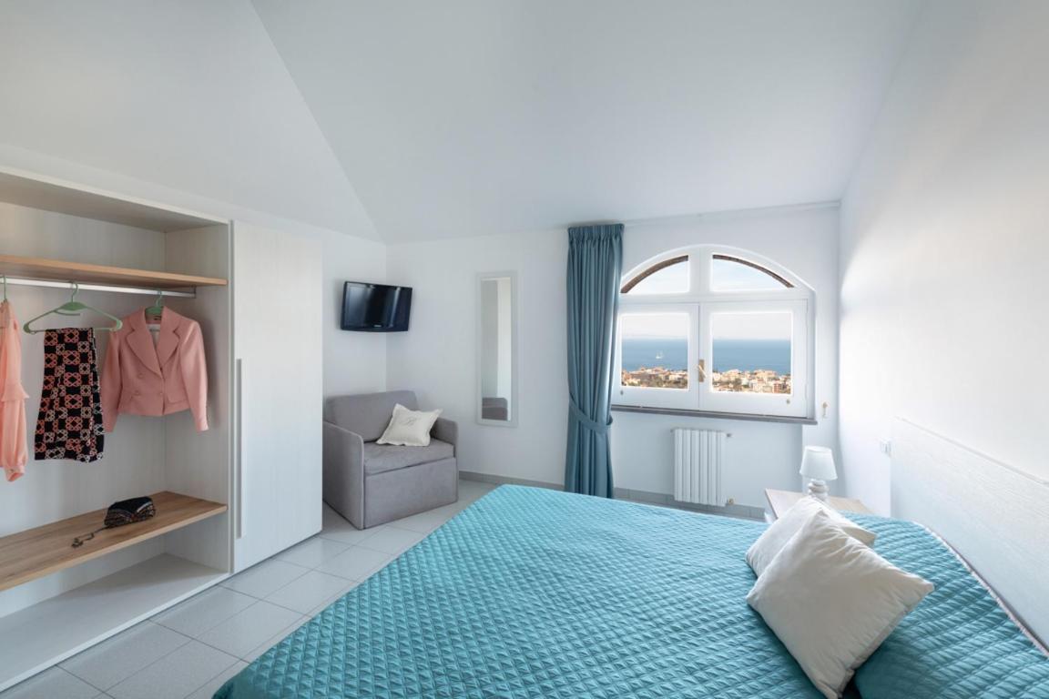 Sorrentovibes - Sea View Rooftop Apartment With Jacuzzi & Garden Exterior photo