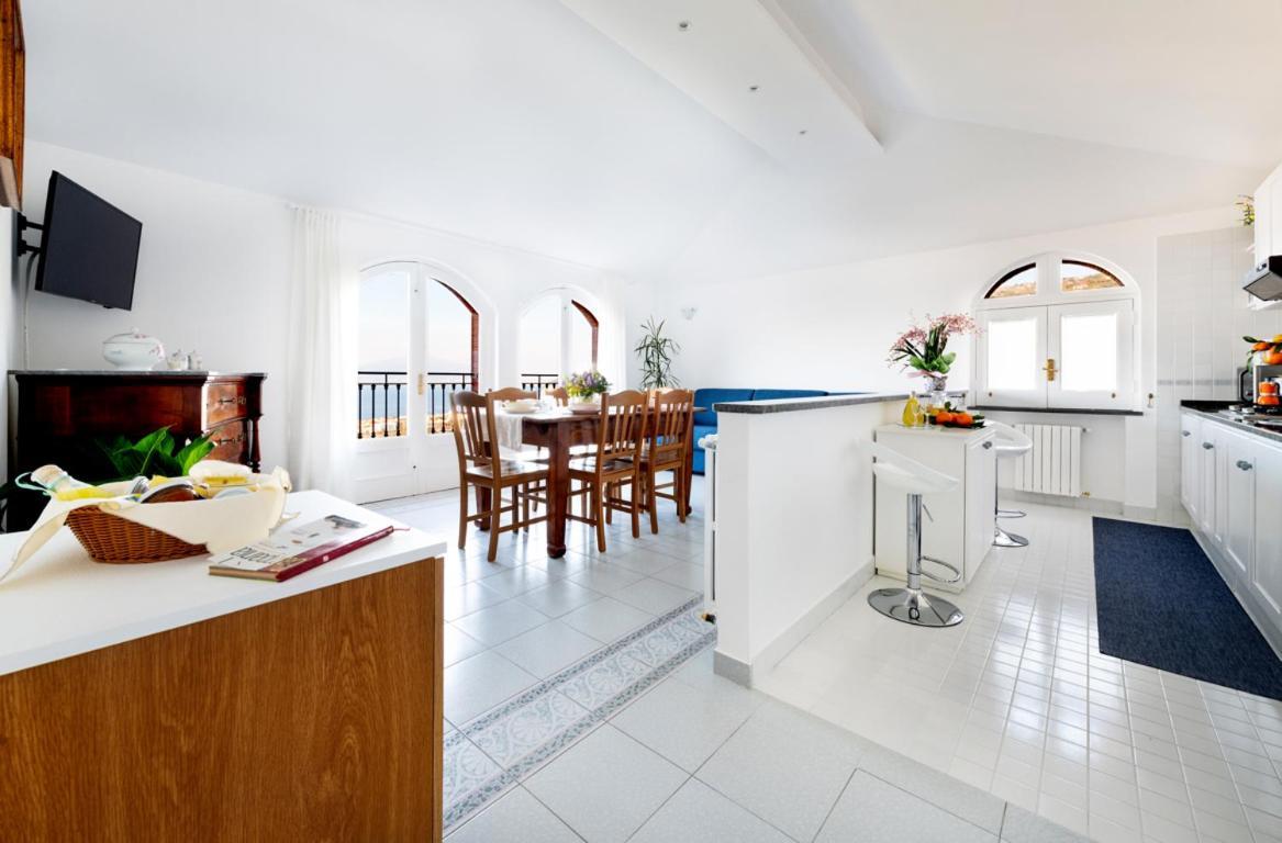 Sorrentovibes - Sea View Rooftop Apartment With Jacuzzi & Garden Exterior photo